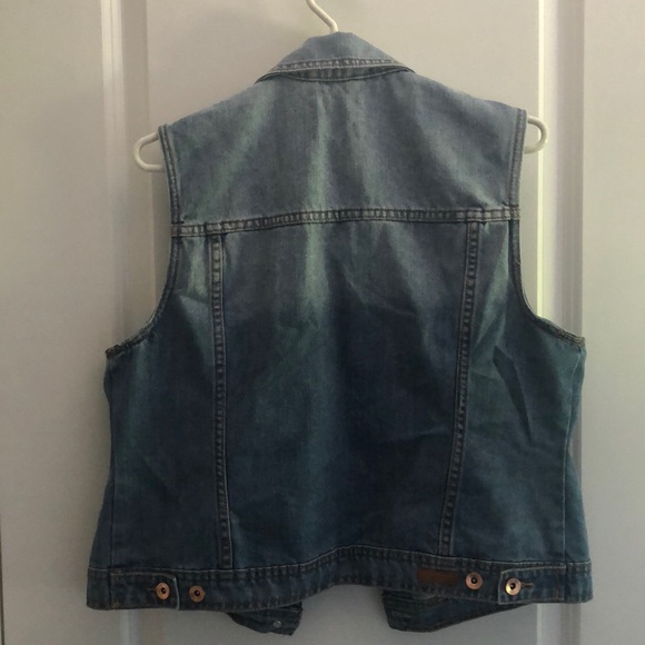 Women’s Denim Vest - Picture 3 of 3
